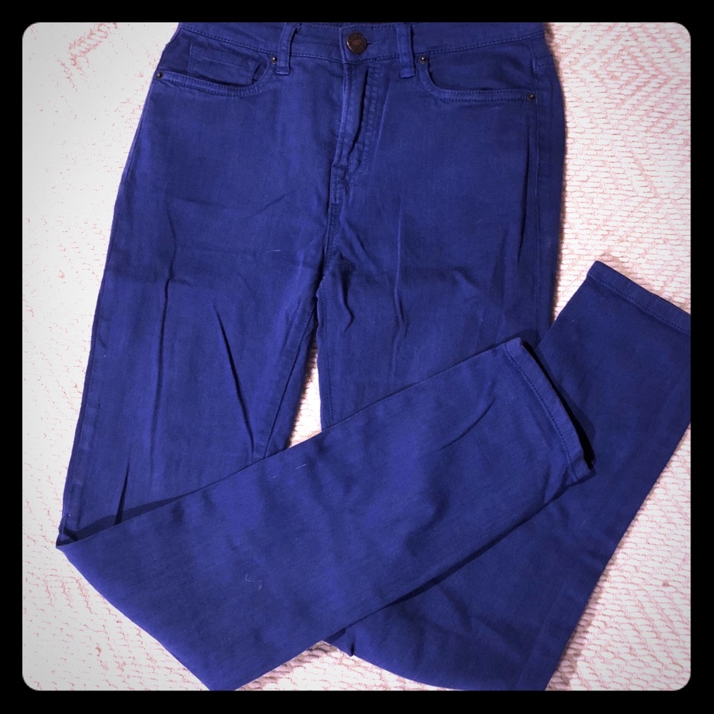 BDG blue skinny jeans . 27w 30l